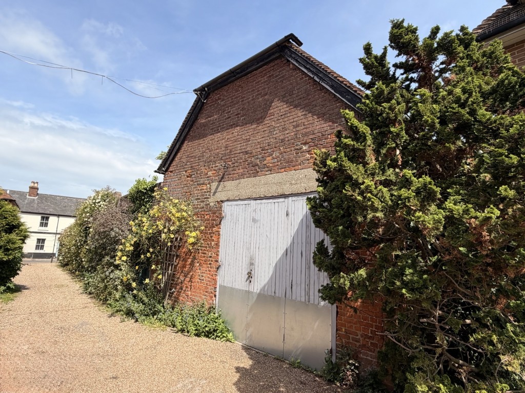 Lot: 97 - BARN WITHIN CITY WALLS WITH PLANNING APPLICATION SUBMITTED FOR CONVERSION - The Barn Front 1
